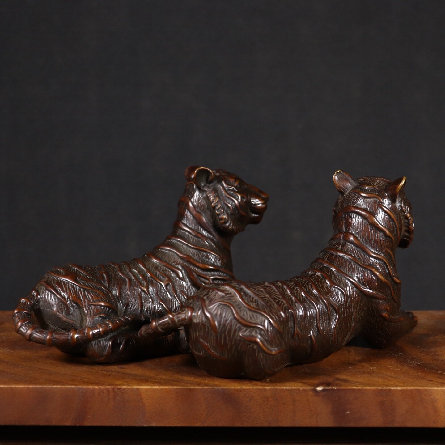 Vintage Collectibles Store - Statue de tigre en cuivre vintage
